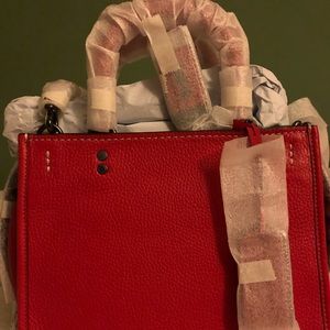 🔴🔴NWT Coach Rogue 25🔴🔴